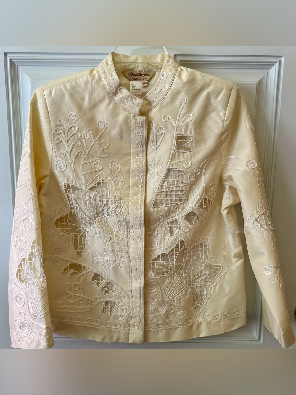 STUNNING Norm Thompson SILK Cream Embroidered Jacket